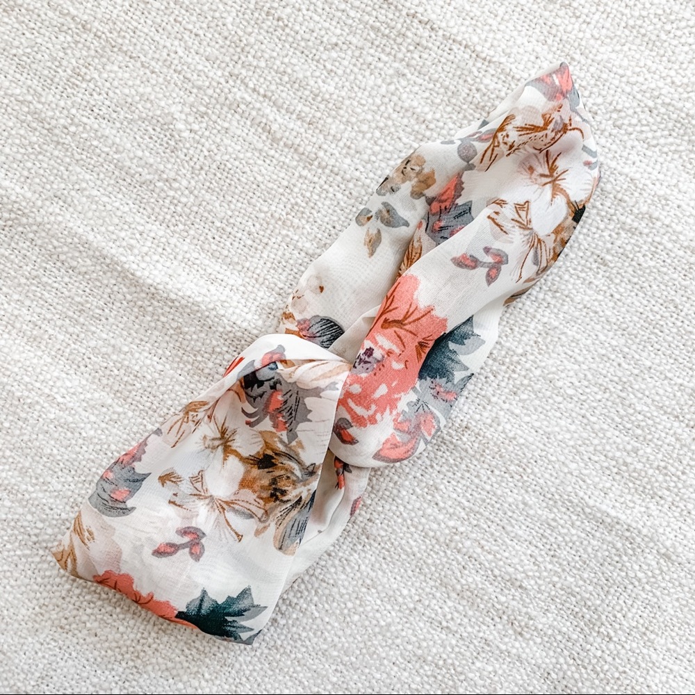 NBW Floral Headband - Picture 5 of 6